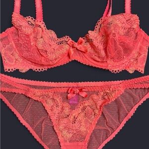 l'agent by agent provocateur hot pink/coral lace bra & panty set!